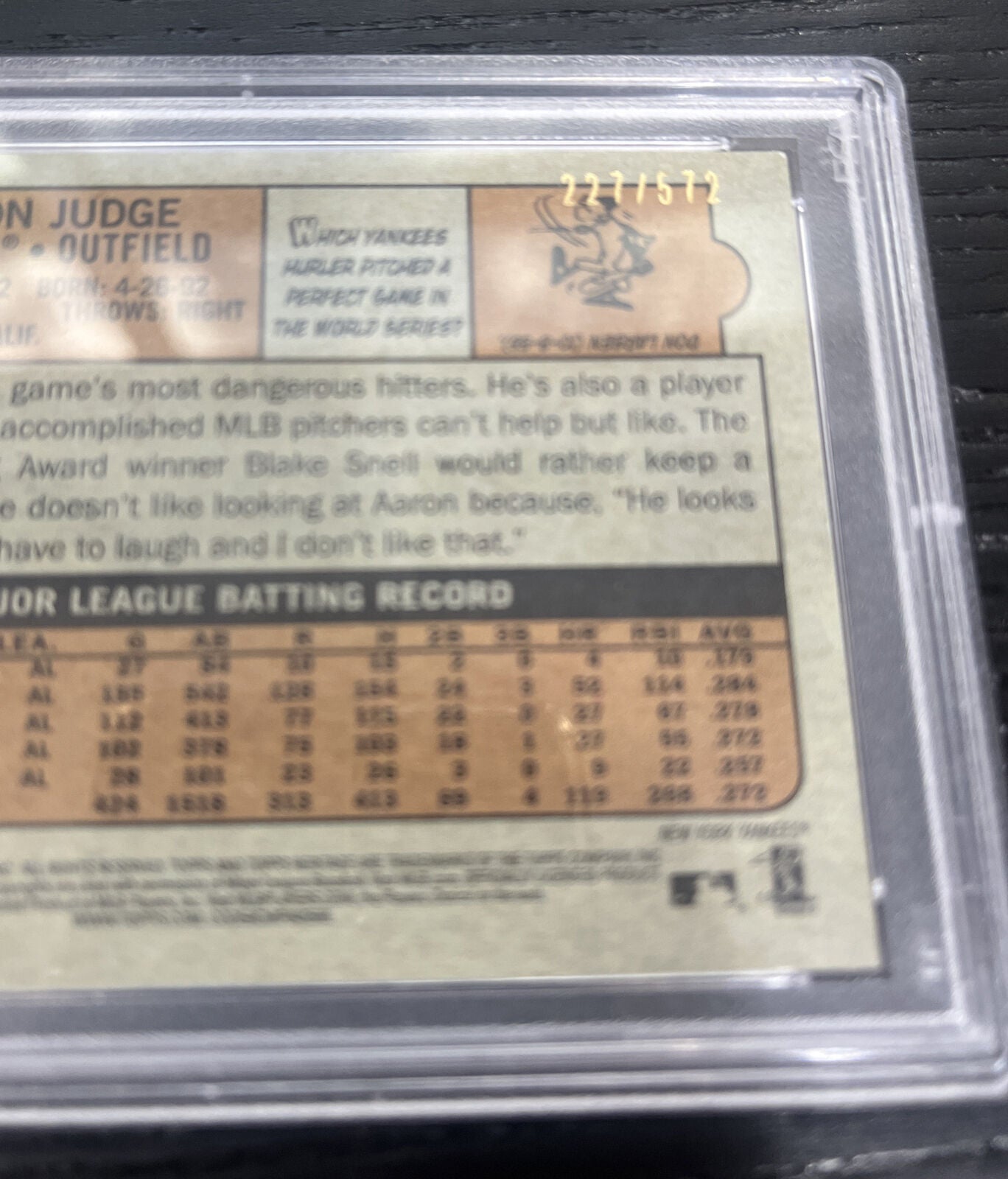 74690402 Aaron Judge 2021 Topps Heritage Chrome Refractor /572 PSA 9