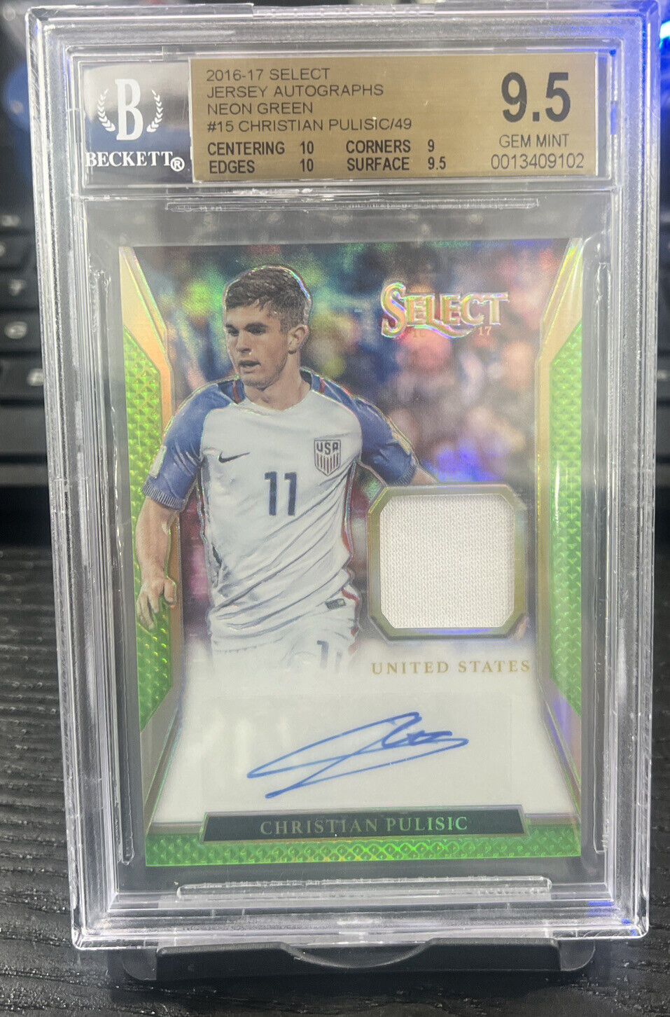 2016-17 Panini Select Christian Pulisic Jersey Auto Rookie /49 RC BGS 9.5 auto 9