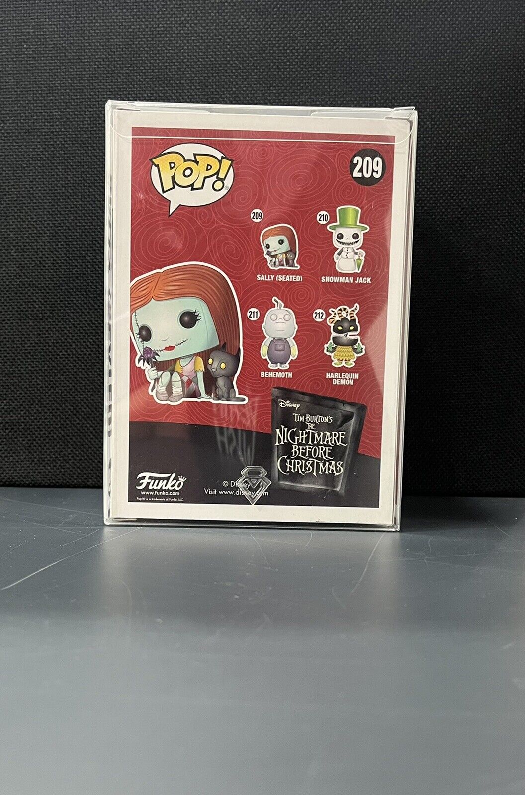 Funko Pop Sally #209 Seated 2016 New York Comic Con Limited Edition DMG BOX