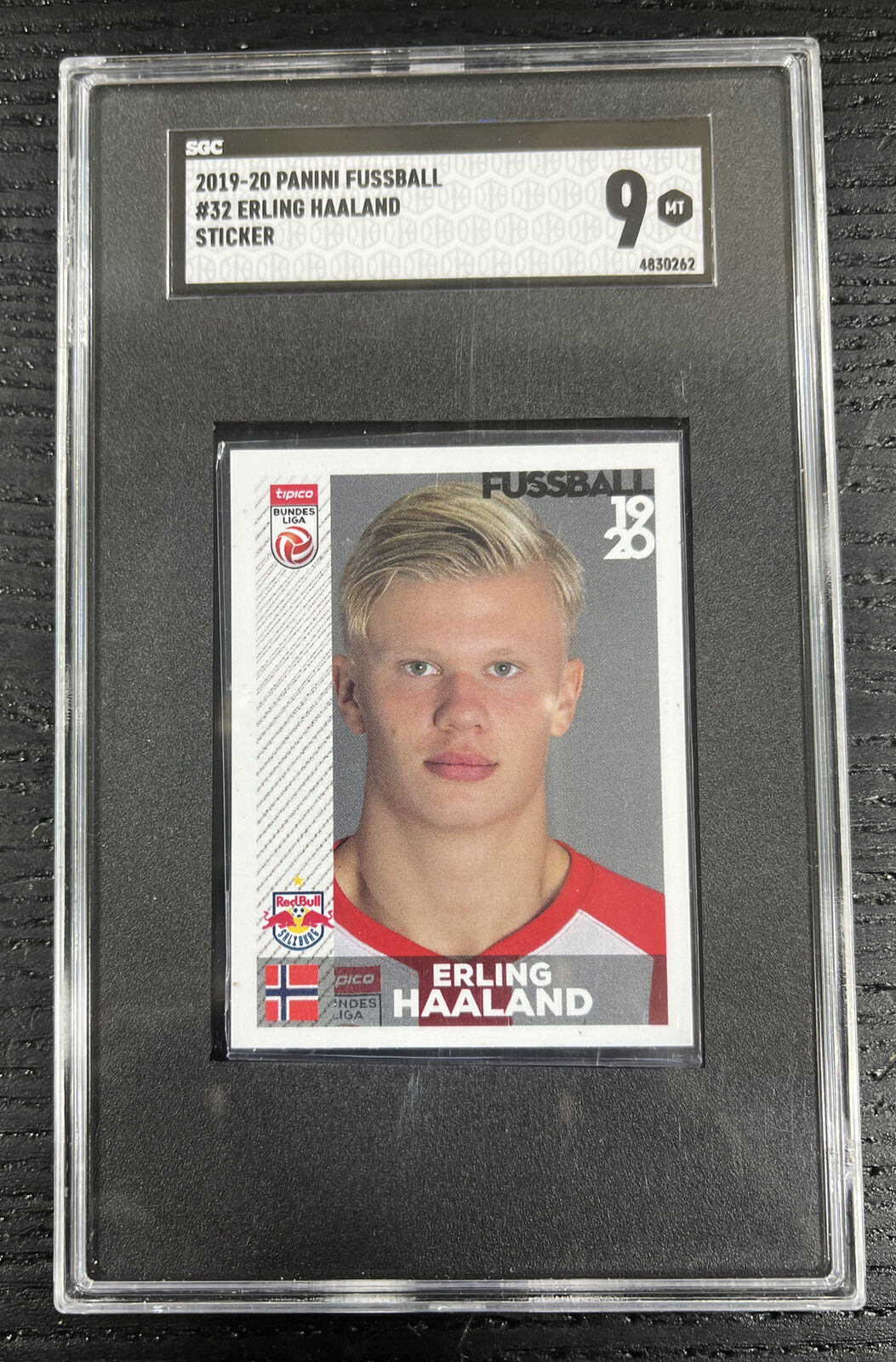 Erling Haaland #32 Panini Fussball 2019-20 Salzburg RC Rookie Sticker SGC 9